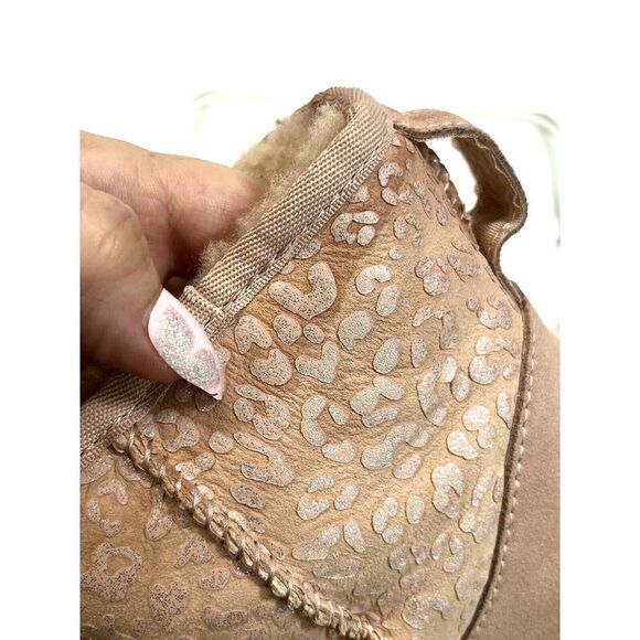 Ugg Classic Mini Snow Leopard Boot Size 8 Pink Metallic Glitter Ankle - Picture 9 of 16